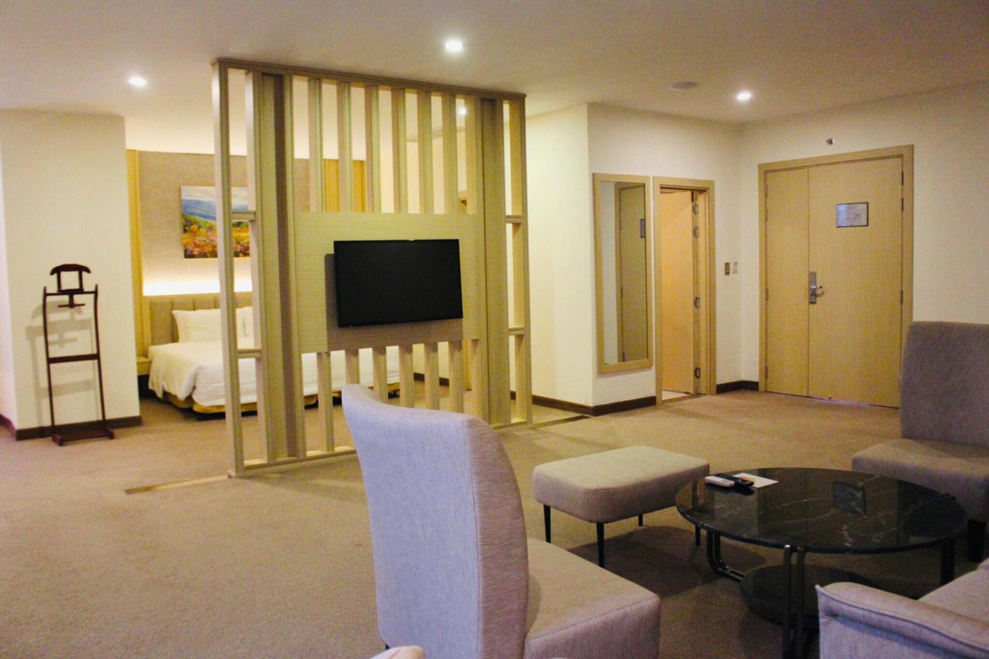 Muong Thanh Grand Quang Tri Hotel Экстерьер фото