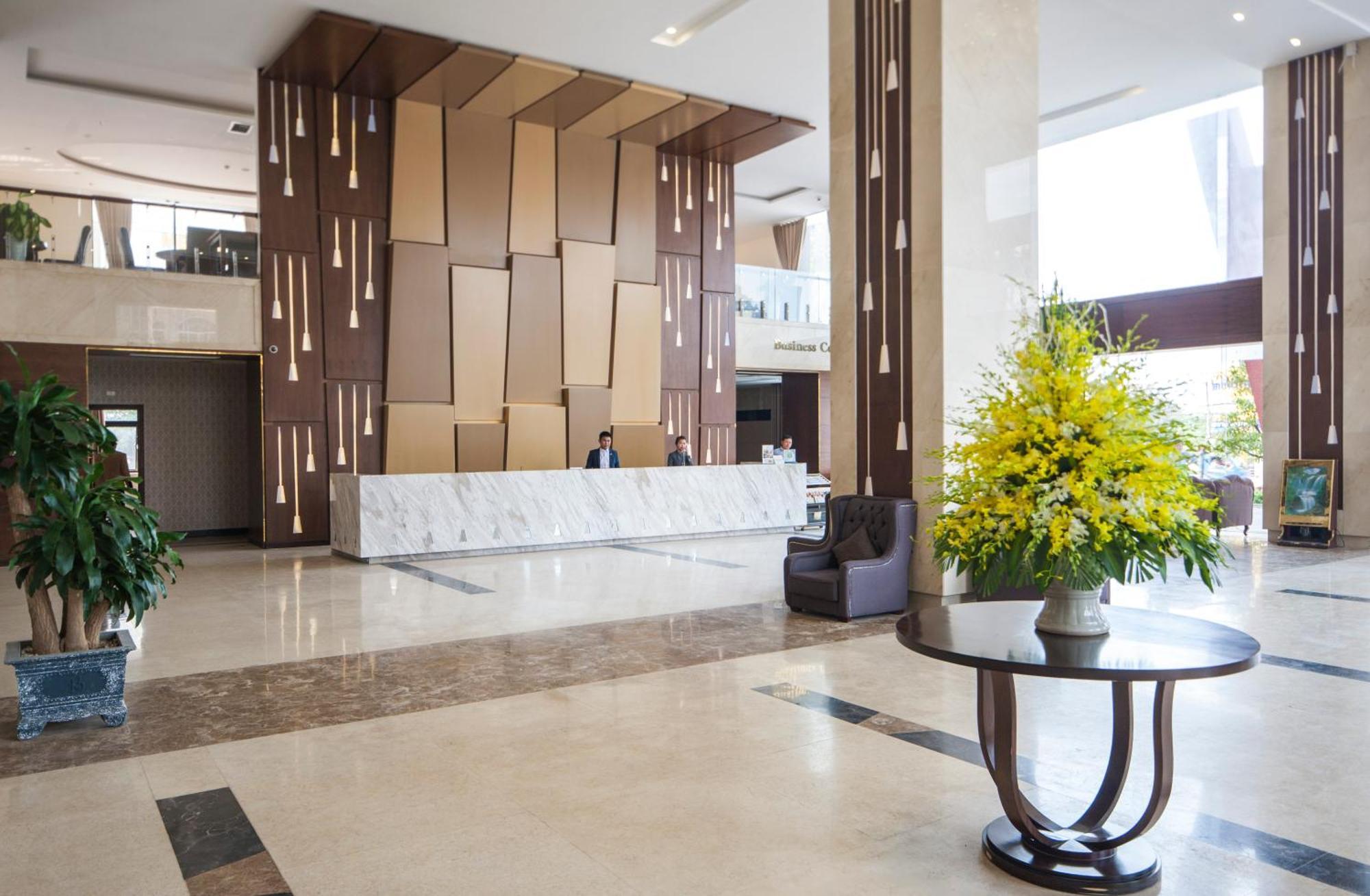 Muong Thanh Grand Quang Tri Hotel Экстерьер фото